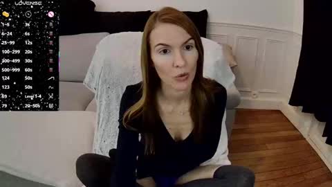 Snapshot of fanny_posy chatting on December 16, 12:48 am Fanny online show from December 16, 12:48 am