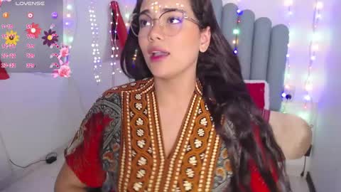 Snapshot of farah_samira chatting on May 26, 7:10 pm farah online show from May 26, 7:10 pm