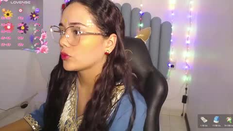 Snapshot of farah_samira chatting on May 27, 7:11 pm farah online show from May 27, 7:11 pm