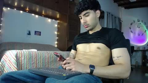 Snapshot of farid_24 chatting on March 20, 3:11 am farid_24 online show from March 20, 3:11 am