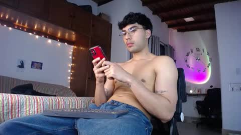 Snapshot of farid_24 chatting on March 23, 3:21 am farid_24 online show from March 23, 3:21 am