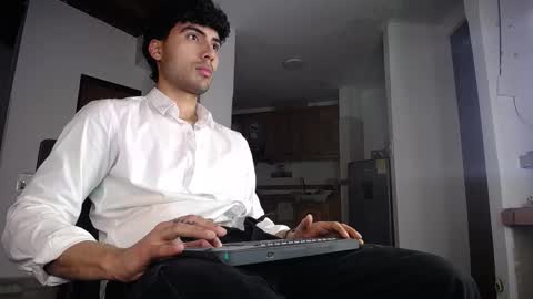 Snapshot of farid_24 chatting on March 25, 3:01 am farid_24 online show from March 25, 3:01 am