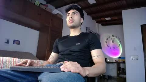 Snapshot of farid_24 chatting on April 7, 2:01 am farid_24 online show from April 7, 2:01 am