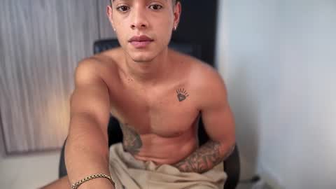 farid_jake_ online show from July 9, 5:50 pm