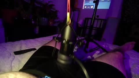 Snapshot of farty_sluts chatting on March 3, 10:17 am farty_sluts online show from March 3, 10:17 am