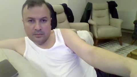 Snapshot of faryali44 chatting on April 19, 8:44 pm faryali44 online show from April 19, 8:44 pm