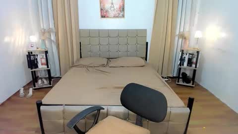 fascinatingtransvalerie online show from October 5, 1:31 pm