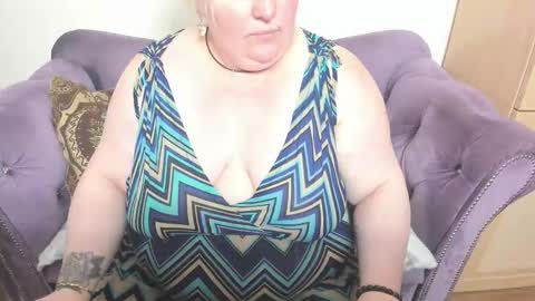 Snapshot of fashiona chatting on November 6, 10:49 am fashiona online show from November 6, 10:49 am