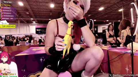 Snapshot of fatalgoth chatting on December 7, 10:28 pm Lily Waifu online show from December 7, 10:28 pm