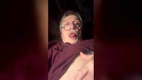 Snapshot of fatdickad chatting on February 3, 10:31 am fatdickad online show from February 3, 10:31 am