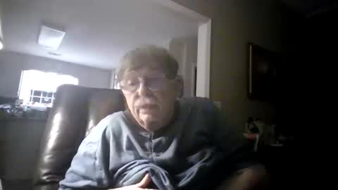 Snapshot of fatdickad chatting on March 4, 8:31 am fatdickad online show from March 4, 8:31 am