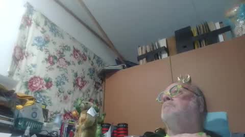 Snapshot of fatfreddythecat chatting on May 16, 12:40 am Fred. online show from May 16, 12:40 am
