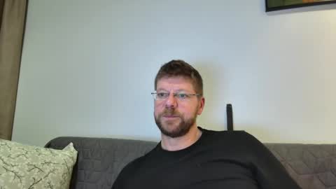 Snapshot of fattenmenow chatting on December 19, 7:40 pm fattenmenow online show from December 19, 7:40 pm