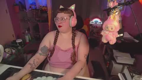 Snapshot of fatveronica chatting on March 30, 5:25 pm FatVeronica online show from March 30, 5:25 pm