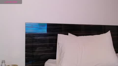 Snapshot of faustosaenz chatting on February 21, 1:11 am FAUSTO online show from February 21, 1:11 am