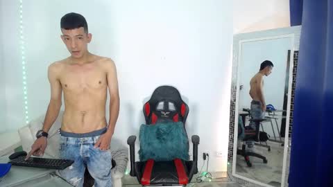 Snapshot of favel_gomez7 chatting on December 26, 3:42 pm Favel Gomez online show from December 26, 3:42 pm