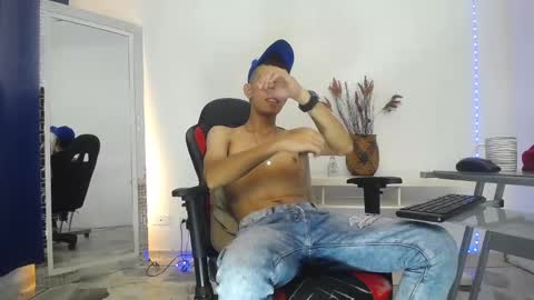 Snapshot of favel_gomez7 chatting on January 22, 4:02 am Favel Gomez online show from January 22, 4:02 am