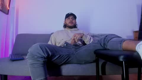 Snapshot of favid95 chatting on November 23, 11:15 pm favid95 online show from November 23, 11:15 pm