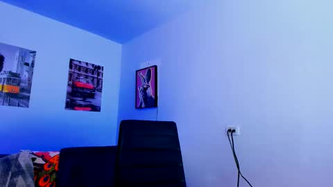 Snapshot of favid95 chatting on May 27, 11:24 pm favid95 online show from May 27, 11:24 pm