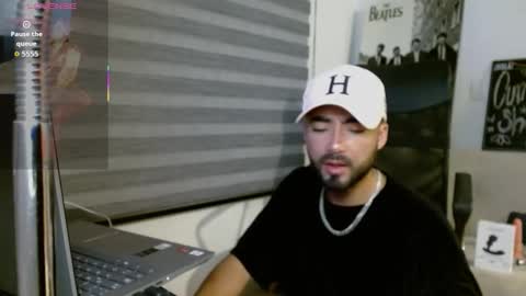 Snapshot of federico_ojitosverdes chatting on February 7, 6:17 am Federico Ofarrel online show from February 7, 6:17 am