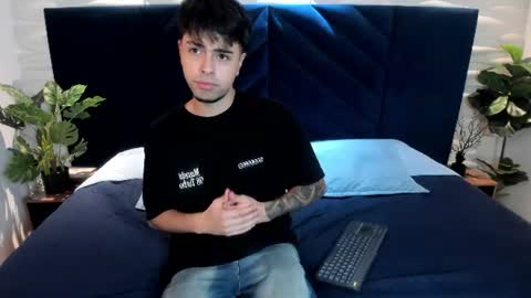 Snapshot of fedeviale chatting on June 23, 4:10 am Fede online show from June 23, 4:10 am