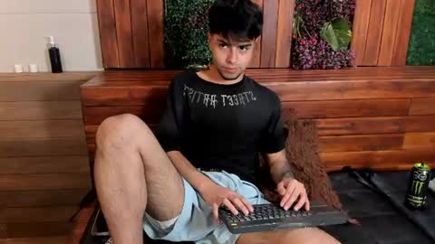 Snapshot of fedeviale chatting on July 5, 4:19 am Fede online show from July 5, 4:19 am