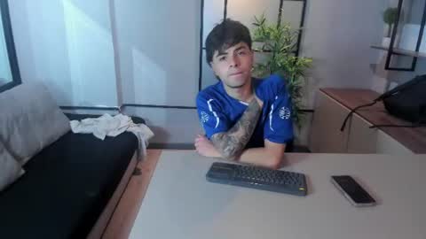 Snapshot of fedeviale chatting on July 12, 3:41 am Fede online show from July 12, 3:41 am