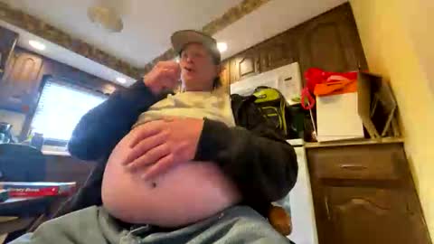 feedmyhugebelly online show from March 7, 7:44 pm