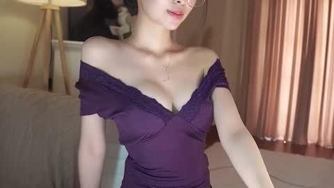 Snapshot of feel_me_00 chatting on November 11, 1:16 am feel_me_00 online show from November 11, 1:16 am