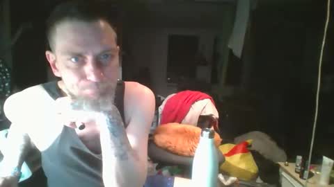 Snapshot of feelfemdom chatting on May 19, 1:56 am feelfemdom online show from May 19, 1:56 am