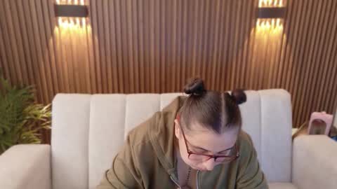 Snapshot of feelina_firesoul chatting on November 13, 6:29 pm Feelena online show from November 13, 6:29 pm