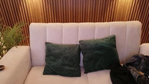 Snapshot of feelina_firesoul chatting on November 21, 5:11 pm Feelena online show from November 21, 5:11 pm