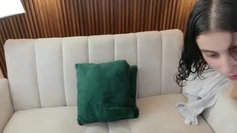 Feelena online show from March 13, 6:47 pm