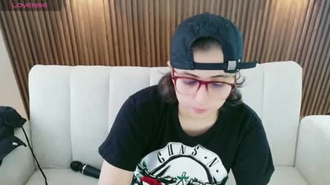 Snapshot of feelina_firesoul chatting on May 17, 3:41 pm Feelena online show from May 17, 3:41 pm