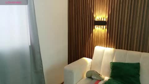 Snapshot of feelina_firesoul chatting on May 29, 2:37 pm Feelena online show from May 29, 2:37 pm