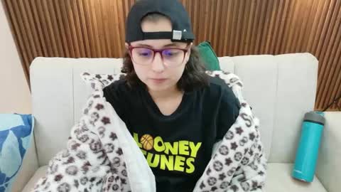 Snapshot of feelina_firesoul chatting on May 30, 3:53 pm Feelena online show from May 30, 3:53 pm