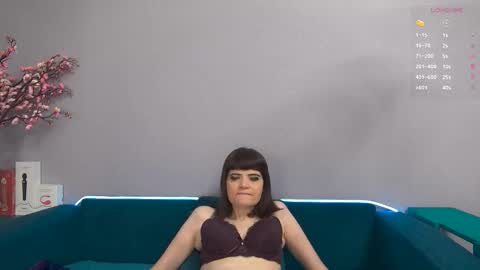 Snapshot of feelsgoodwoman chatting on September 17, 3:19 am Laura online show from September 17, 3:19 am
