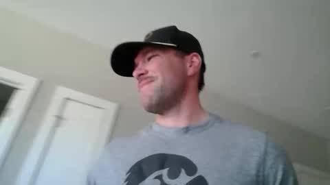 Snapshot of feetlovergh2 chatting on May 11, 4:04 pm Ethan Slayher online show from May 11, 4:04 pm