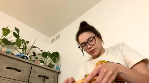 Snapshot of feetnymph chatting on February 24, 1:35 am Soley online show from February 24, 1:35 am