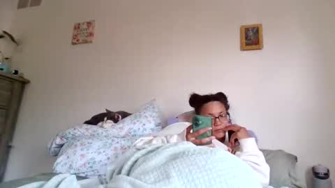 Snapshot of feetnymph chatting on June 8, 8:53 pm Soley online show from June 8, 8:53 pm