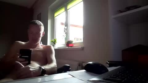 Max online show from December 15, 1:59 pm