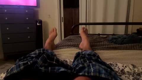 Snapshot of feetomines chatting on October 15, 2:33 am FEETOMINES online show from October 15, 2:33 am