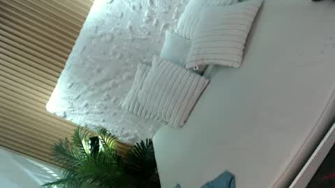 Snapshot of feisty_woman chatting on June 22, 4:53 am Prianka online show from June 22, 4:53 am