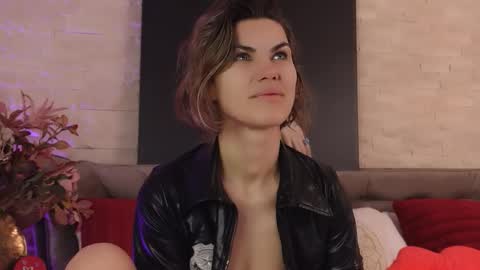 FeliciaKrige online show from February 15, 8:05 pm