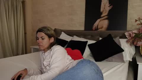 Snapshot of feliciakrige chatting on May 19, 8:04 pm FeliciaKrige online show from May 19, 8:04 pm