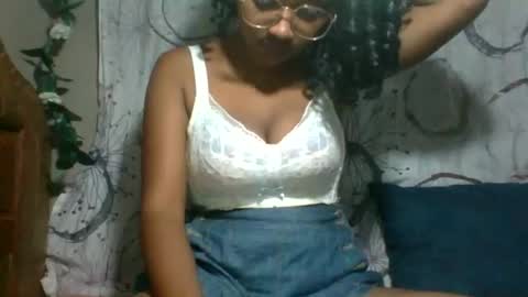 felicie515247 online show from March 12, 4:46 pm