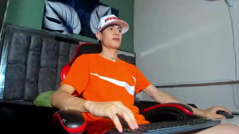Snapshot of felipe_fiire chatting on June 20, 7:38 pm felipe fiire online show from June 20, 7:38 pm