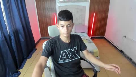 Snapshot of felipe_lopez_ chatting on May 12, 6:38 pm Felipe lopez online show from May 12, 6:38 pm