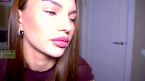 Snapshot of felissiany chatting on June 22, 1:07 am Hello im Nova online show from June 22, 1:07 am