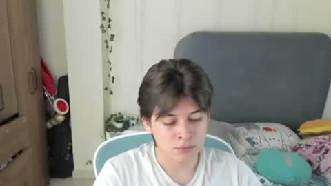 Snapshot of felix_leex chatting on July 22, 7:49 pm Felix leex online show from July 22, 7:49 pm